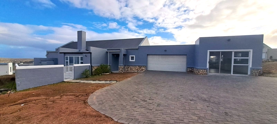 4 Bedroom Property for Sale in Hoogland Western Cape